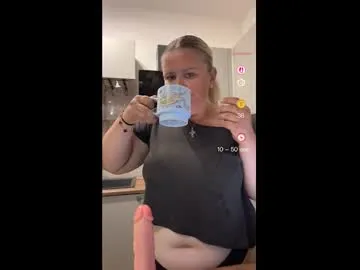 ava_bae's Thumb Image