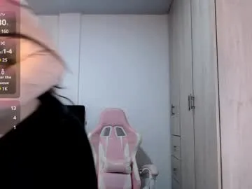 victoria_smile_'s Thumb Image