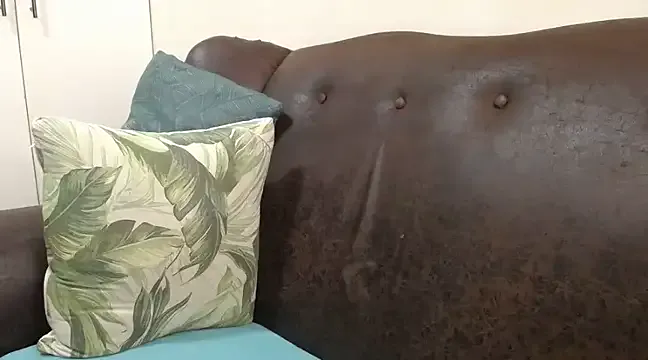 bustylaura4u's Thumb Image